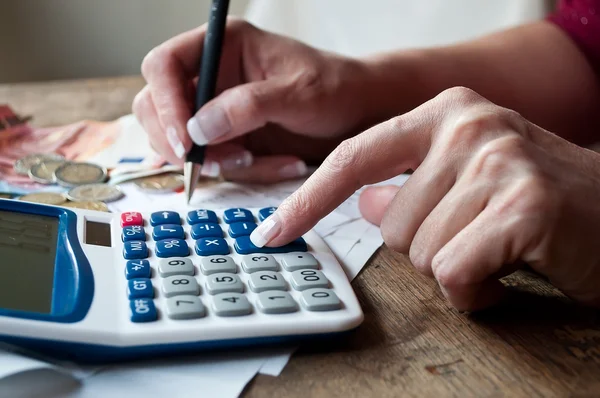 Борг, розписка і проценти 8 % на місяць — справа № 212/7460/23